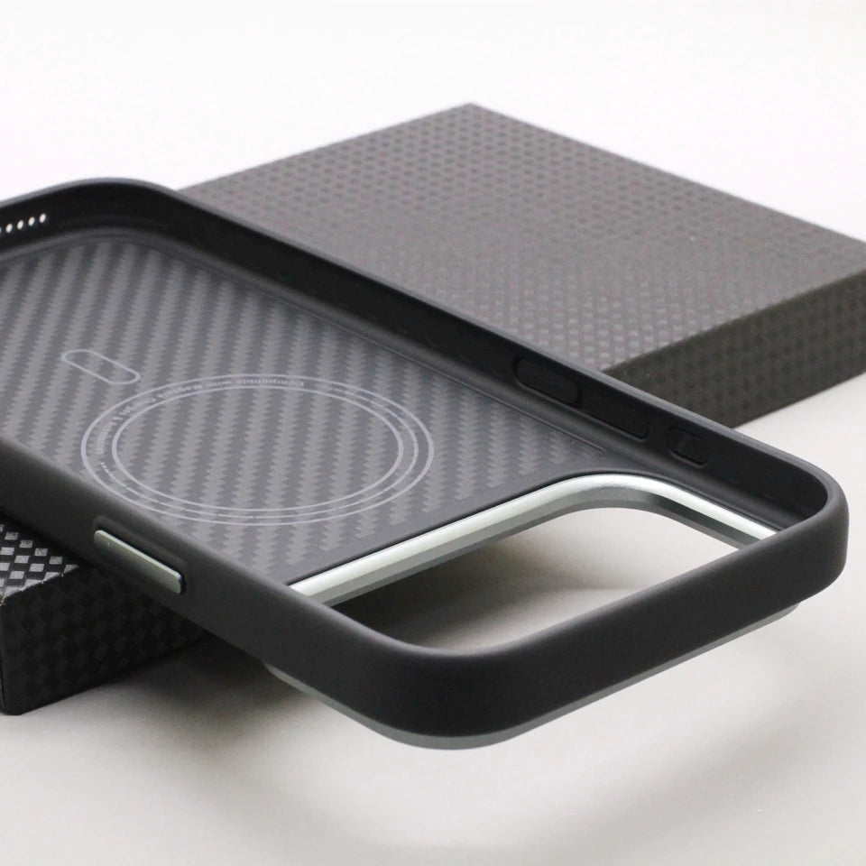 iPhone 17 Series Carbon Fiber MagSafe Case – Kevlar Aramid + Soft TPU Frame